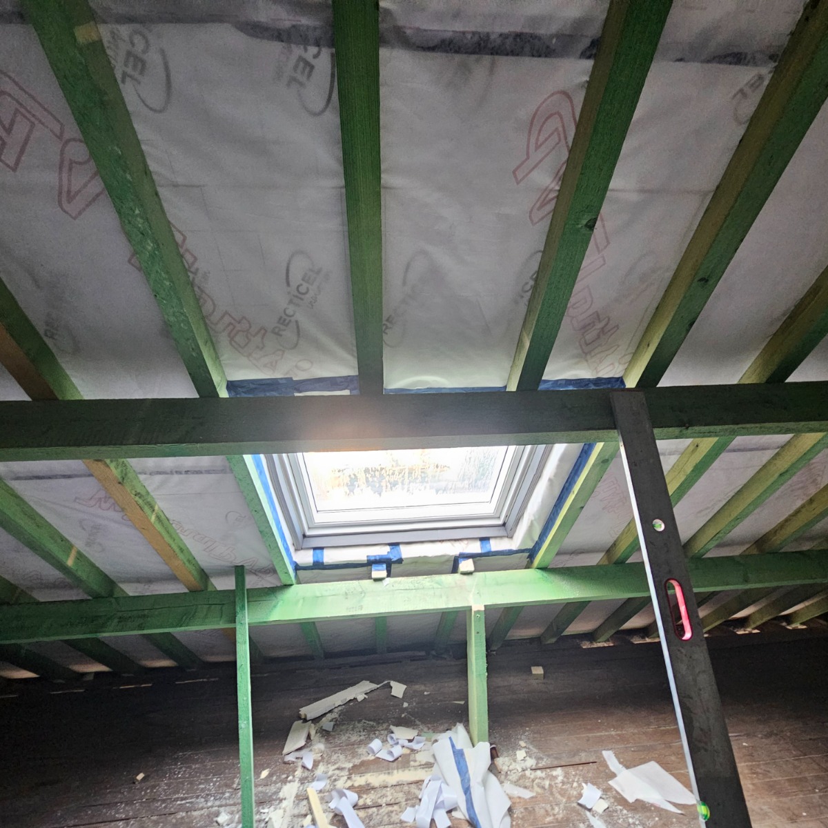 Duurzame dakrenovatie: Complete vernieuwing van dakconstructie en isolatie - Spls construct - Detail 1 Duurzame dakrenovatie: Complete vernieuwing van dakconstructie en isolatie project detail 1 door Spls construct