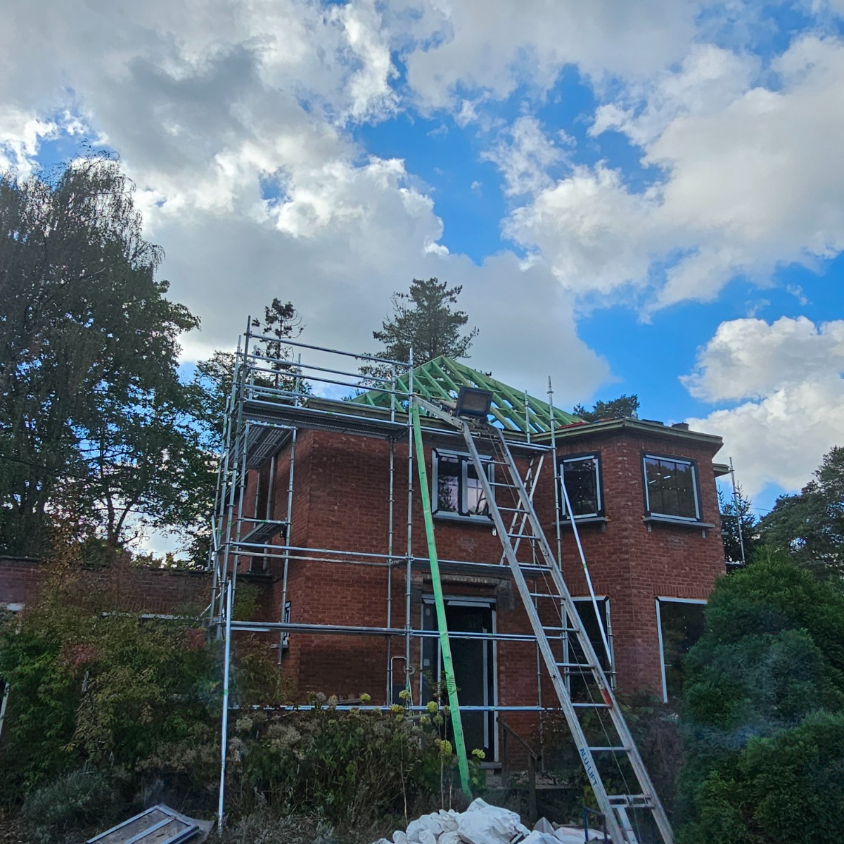 Duurzame dakrenovatie: Complete vernieuwing van dakconstructie en isolatie project afbeelding 6 van 9 door Spls construct
