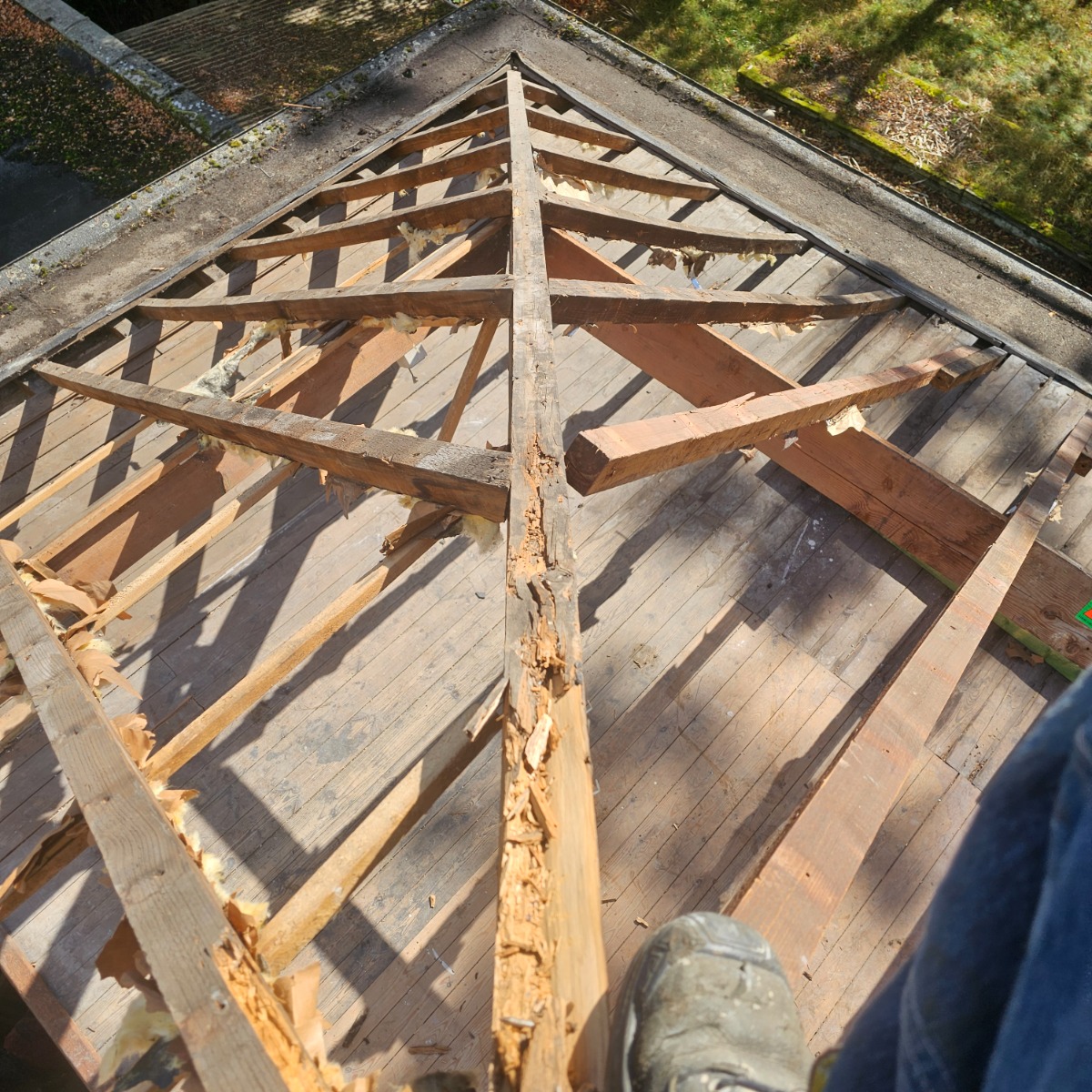 Duurzame dakrenovatie: Complete vernieuwing van dakconstructie en isolatie project afbeelding 9 van 9 door Spls construct