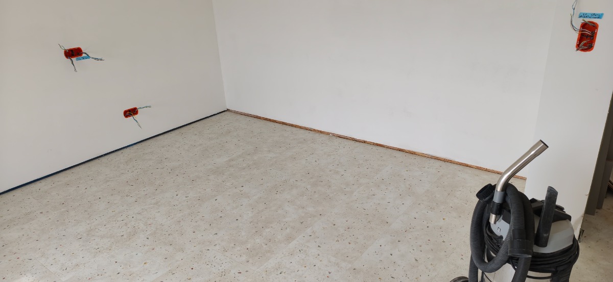 Plaatsen laminaat - Jarnobossu - Project foto 1 Plaatsen laminaat project afbeelding 1 van 9 door Jarnobossu