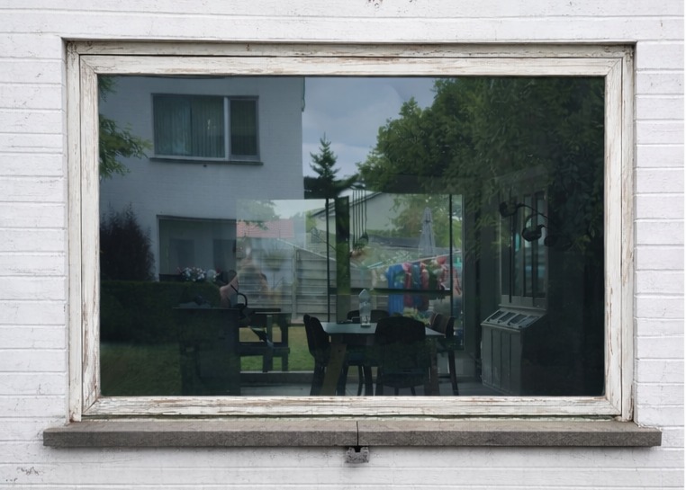 Aluminium Ramen en Deuren: Moderne Renovatie met Strakke Uitstraling - wood&window projects - Project foto 2 Aluminium Ramen en Deuren: Moderne Renovatie met Strakke Uitstraling - #WoodAndWindowProjects, #AluminiumRamen, #AluminiumDeuren, #Buitenschrijnwerk, #Renovatie, #Woningrenovatie, #ModernWonen, #StrakkeArchitectuur, #Energiezuinig, #Vakmanschap project afbeelding 2 van 2 door wood&window projects