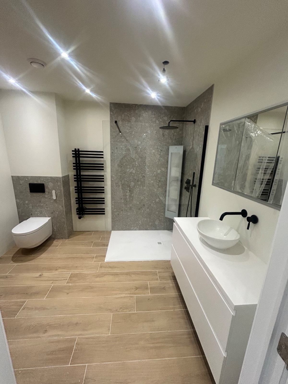 Badkamer renovatie project afbeelding 4 van 6 door Mgl algemene renovatie