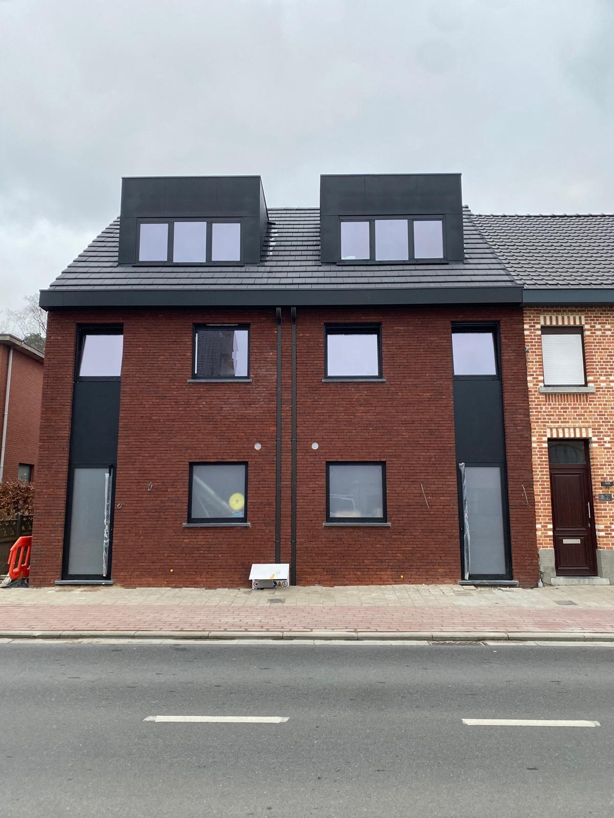 2 WONINGEN VOLTOOID in Lokeren – realisatie van BOUWCENTERLOKEREN BV